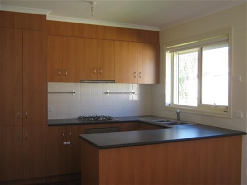 2/23 Leman Crescent, Noble Park VIC 3174