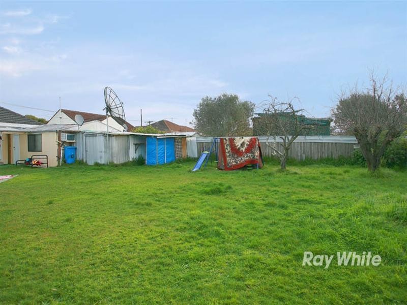 15 Edward Avenue, Dandenong VIC 3175