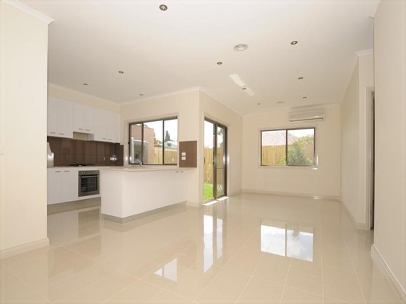 2/14 Carpenter Street, Noble Park VIC 3174