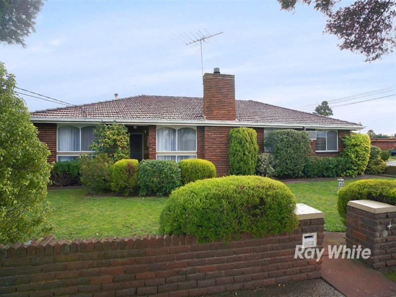 4 Woodstock Place, Springvale South VIC 3172