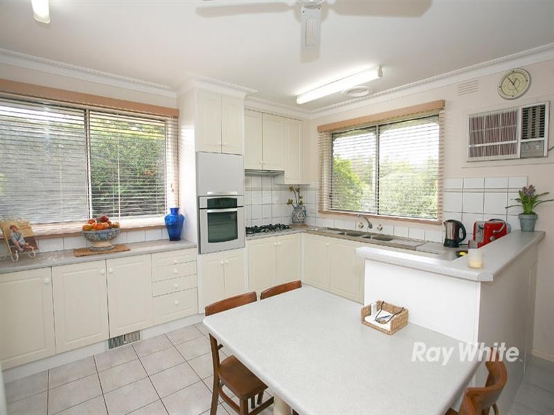 4 Woodstock Place, Springvale South VIC 3172