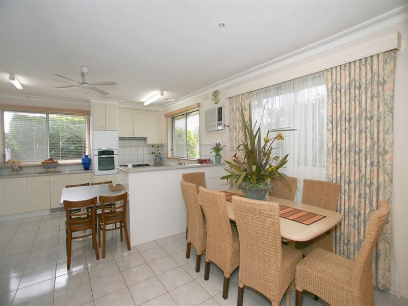 4 Woodstock Place, Springvale South VIC 3172