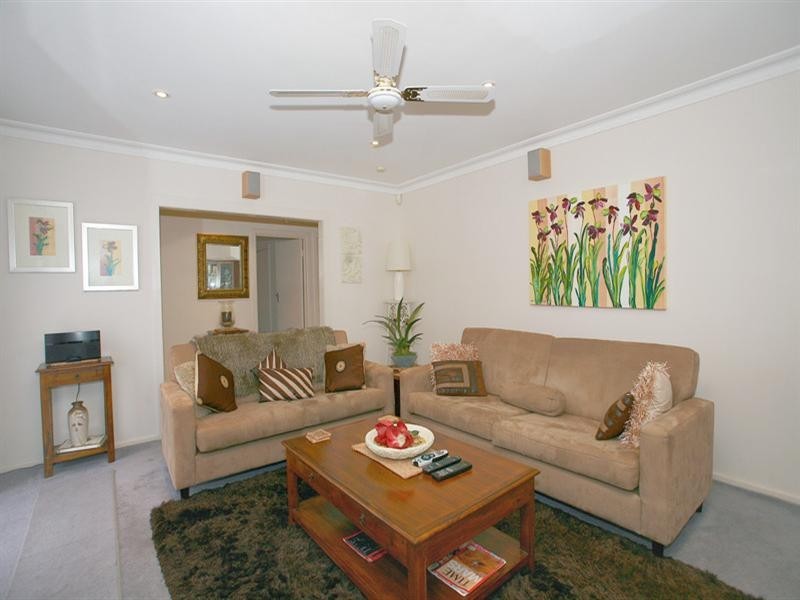 4 Woodstock Place, Springvale South VIC 3172