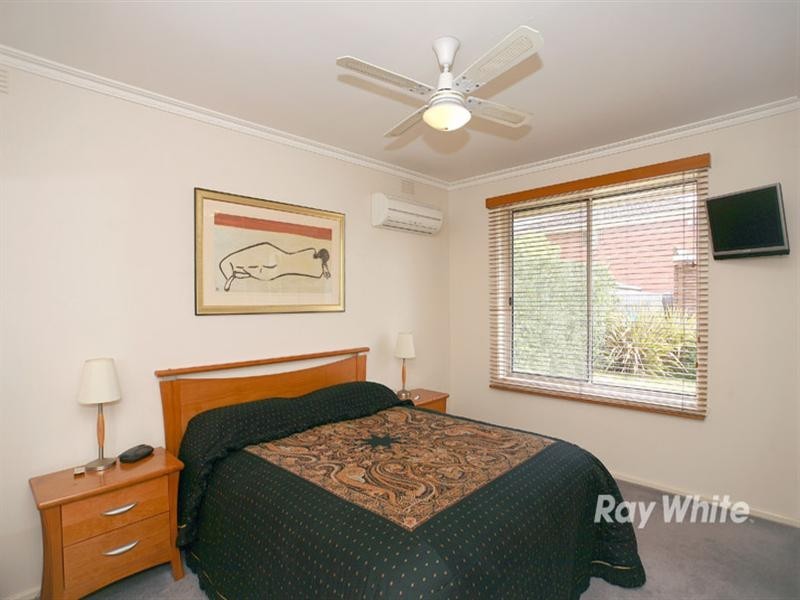 4 Woodstock Place, Springvale South VIC 3172
