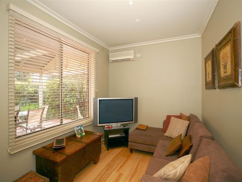 4 Woodstock Place, Springvale South VIC 3172