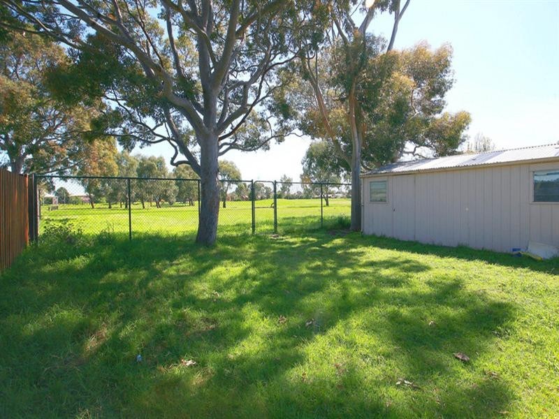 8 Beach Court, Keysborough VIC 3173