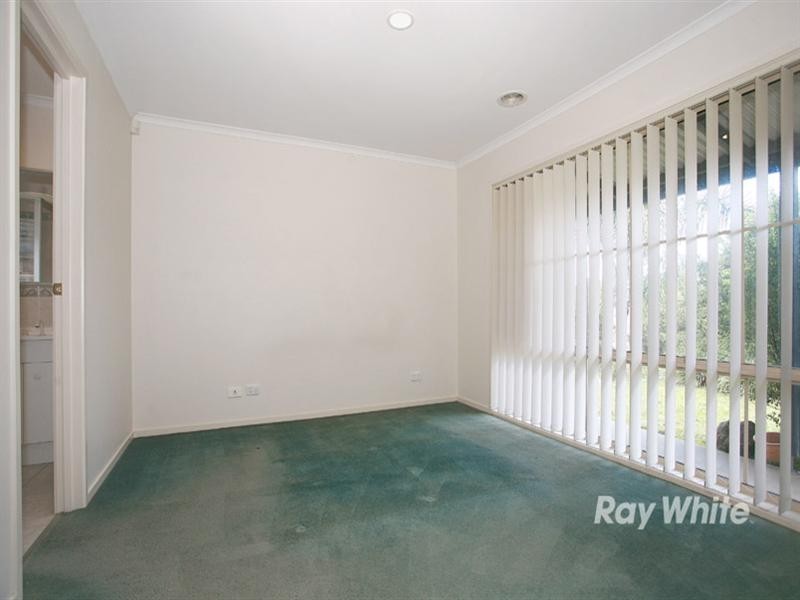 5 Greenlea Grove, Hampton Park VIC 3976