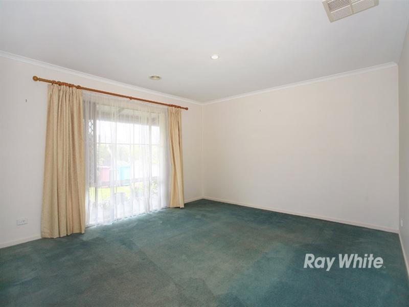 5 Greenlea Grove, Hampton Park VIC 3976