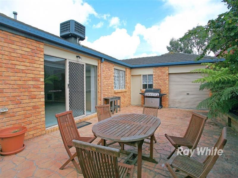 5 Greenlea Grove, Hampton Park VIC 3976