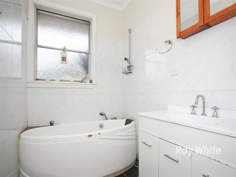 24 Cootamundra Street, Doveton VIC 3177