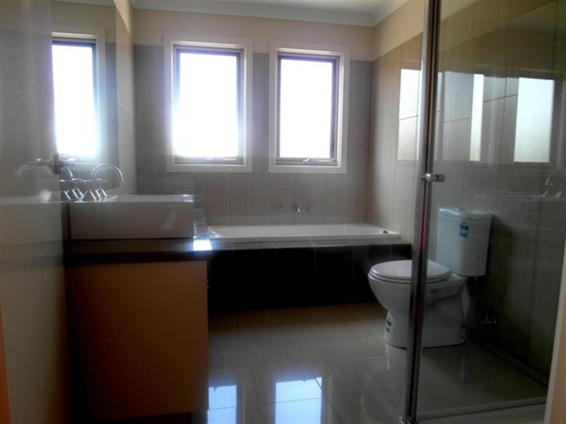 1-5/8 Leman Court, Noble Park VIC 3174