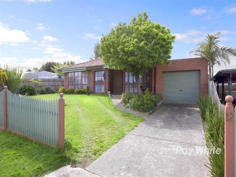 12 Osborn Grove, Pakenham VIC 3810