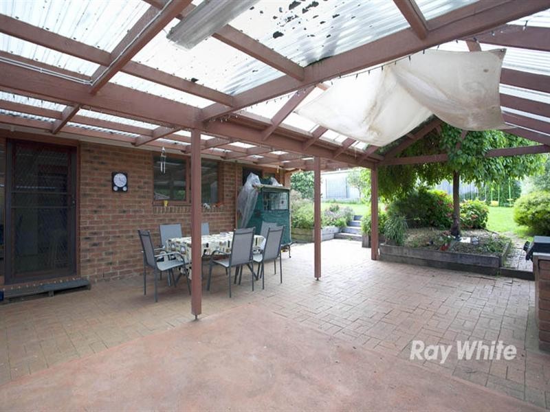 12 Osborn Grove, Pakenham VIC 3810