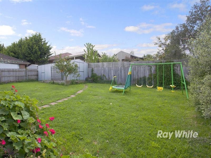 12 Osborn Grove, Pakenham VIC 3810