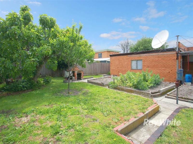 27 Green Street, Noble Park VIC 3174