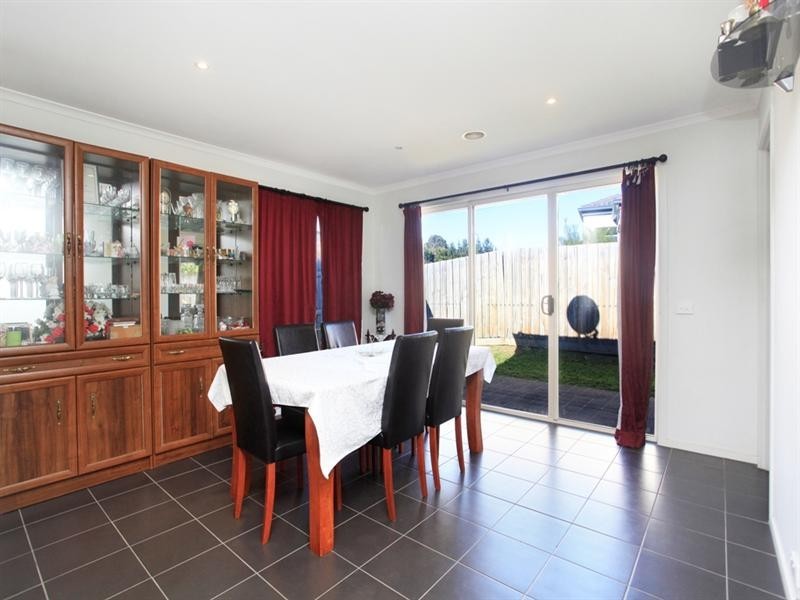 15 Melzak Way, Berwick VIC 3806