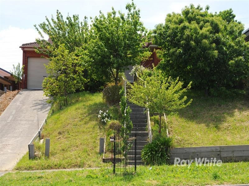 133 Glen Eagles Drive, Endeavour Hills VIC 3802