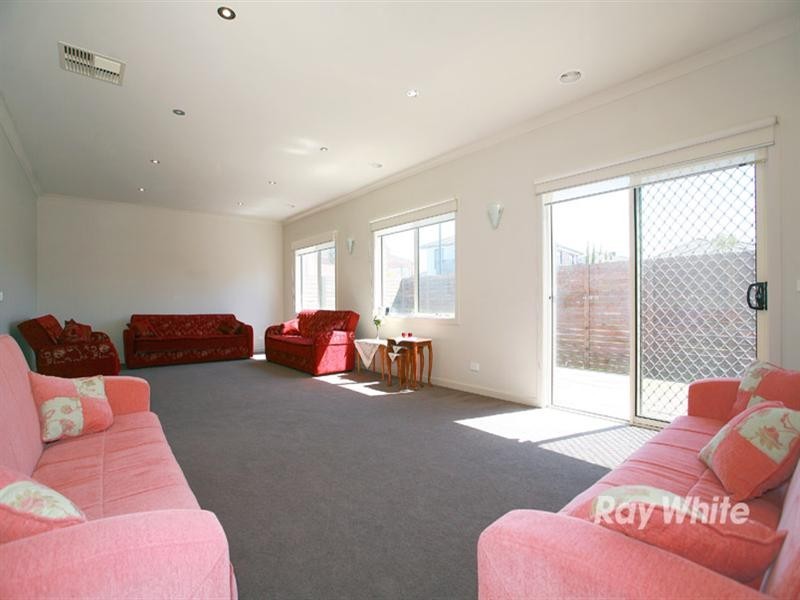 1 Waterford Terrace, Keysborough VIC 3173