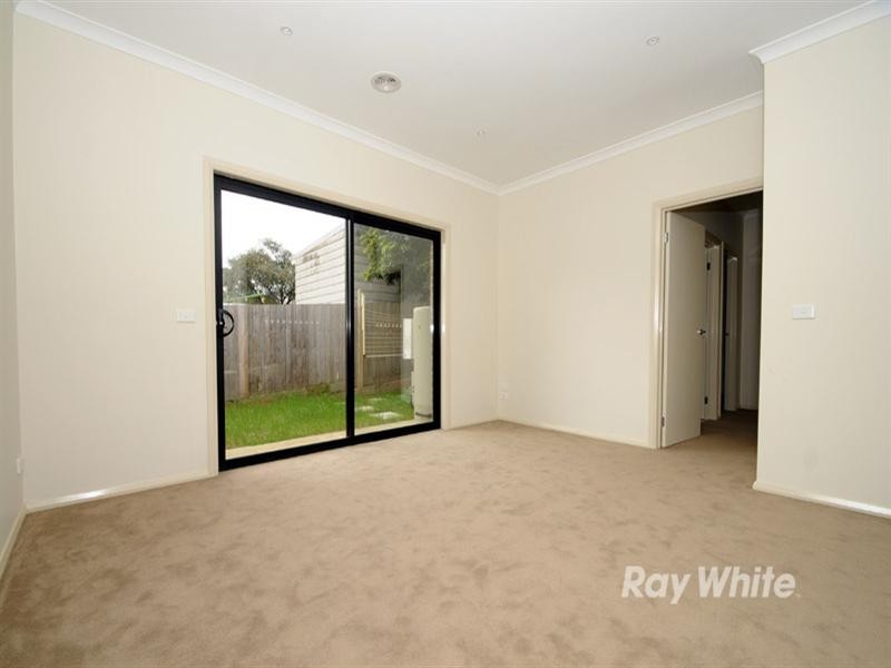 2/19 Alexander Avenue, Dandenong VIC 3175