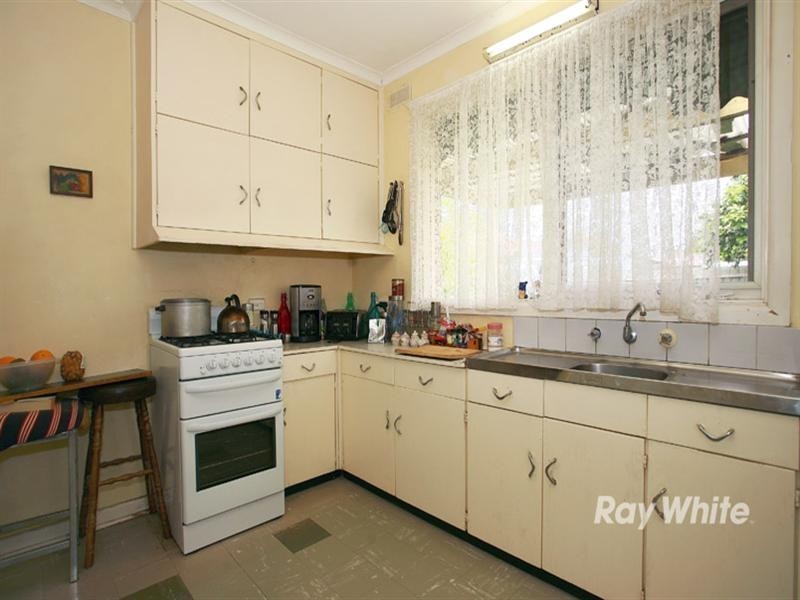 6 Sandra Avenue, Noble Park VIC 3174