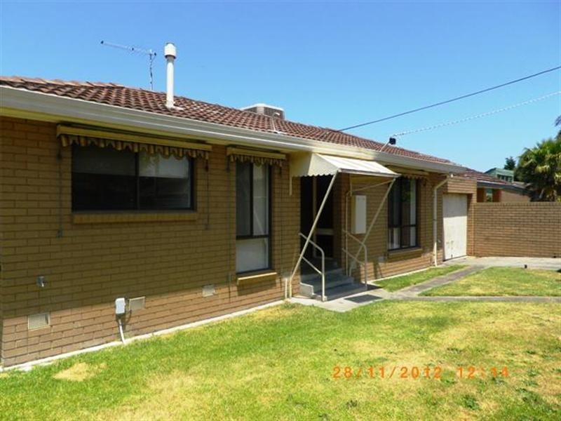 13 Spring Road, Springvale South VIC 3172