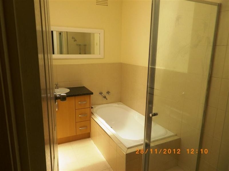 13 Spring Road, Springvale South VIC 3172