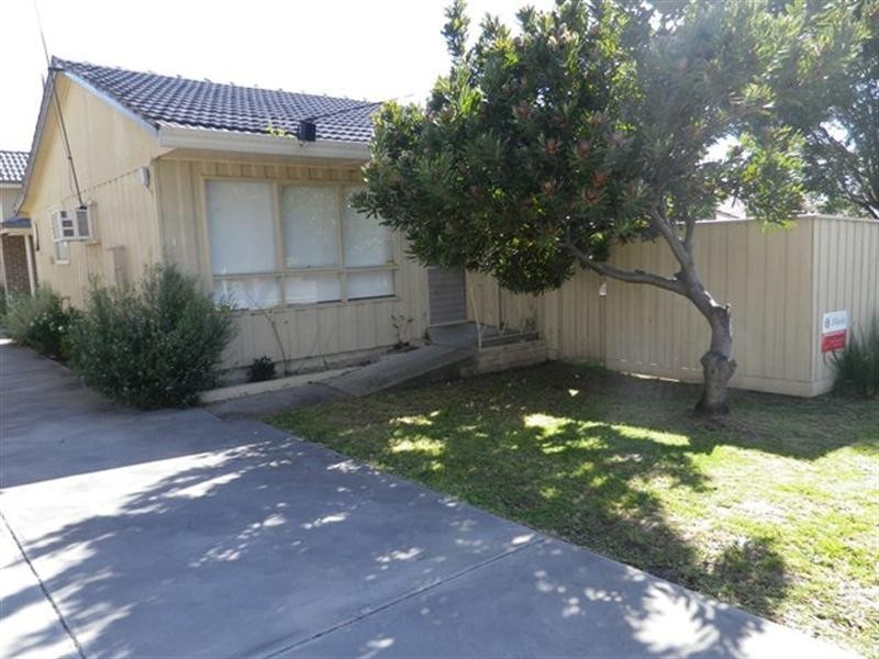 1/27 Louis Street, Doveton VIC 3177