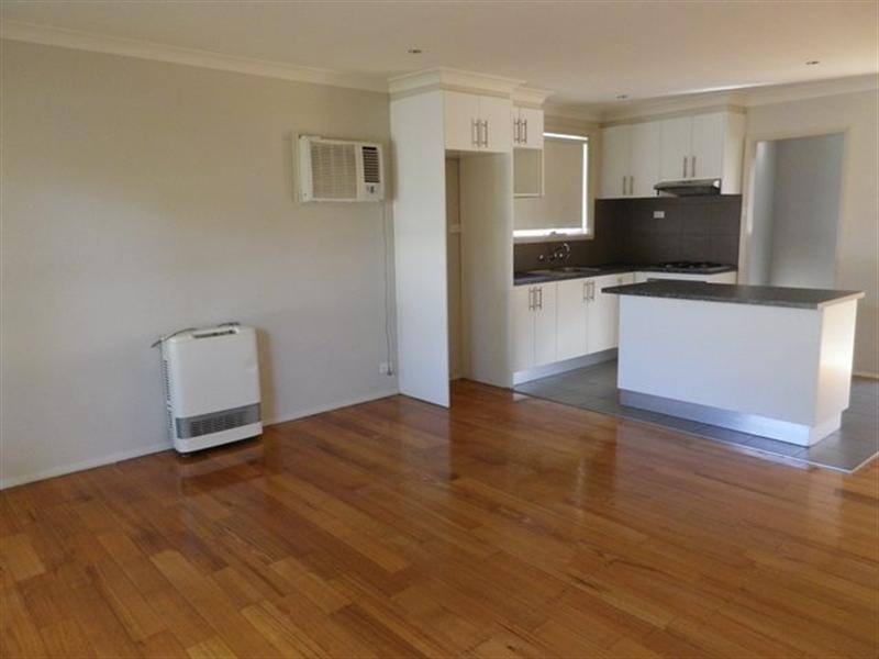 1/27 Louis Street, Doveton VIC 3177