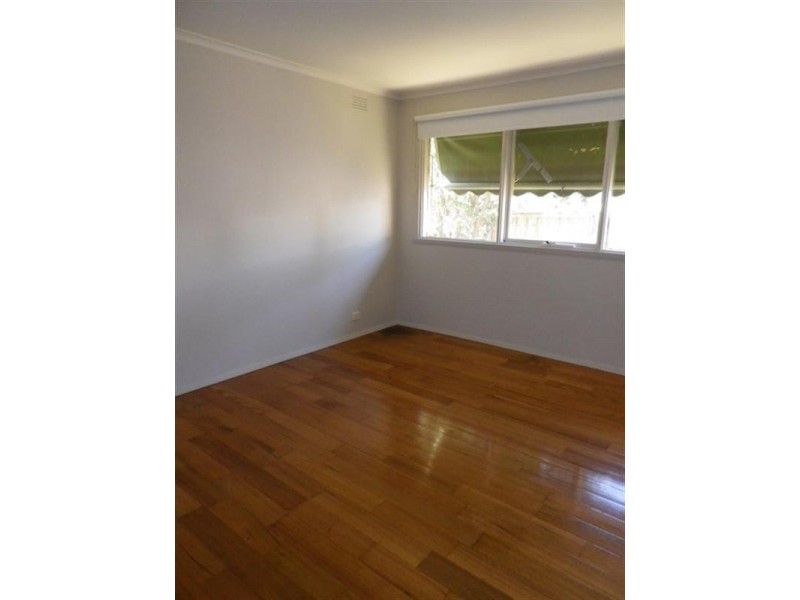 1/27 Louis Street, Doveton VIC 3177