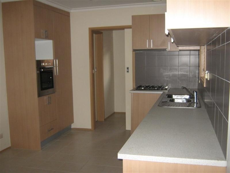 35 Parkmore Road, Noble Park VIC 3174