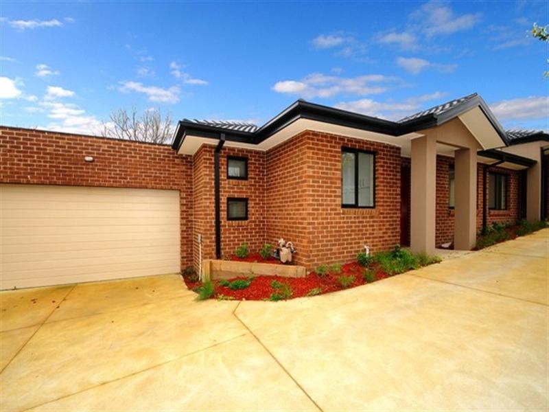 2/19 Alexander Avenue, Dandenong VIC 3175