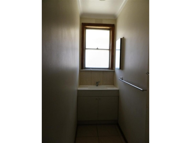 2/3-5 Edward Avenue, Dandenong VIC 3175