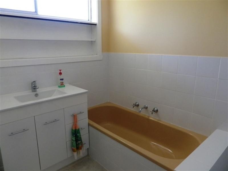 4 Violet Court, Noble Park VIC 3174