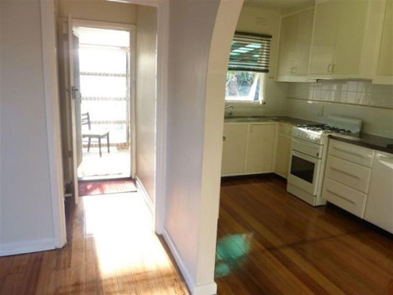 4 Barton Street, Dandenong North VIC 3175