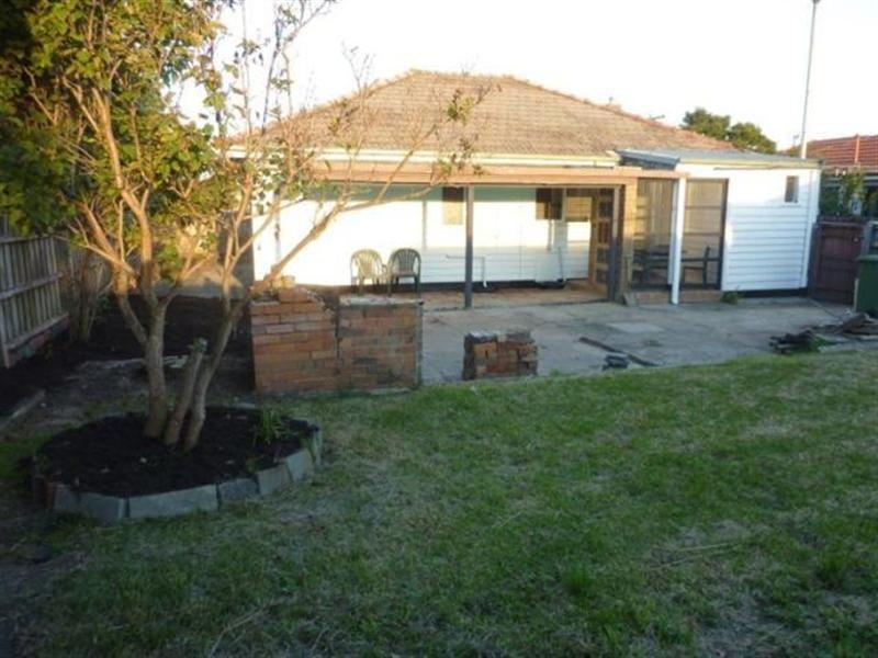 4 Barton Street, Dandenong North VIC 3175