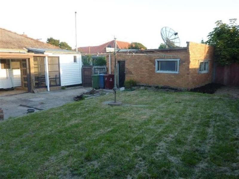 4 Barton Street, Dandenong North VIC 3175