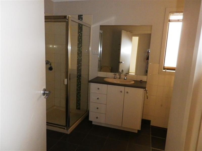 9 Melzak Way, Berwick VIC 3806