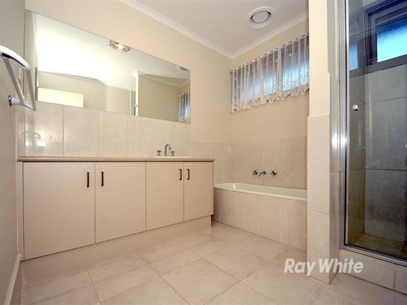 1 Fleckney Court, Keysborough VIC 3173