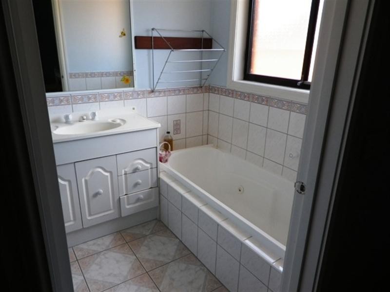 2/17 Rich Street, Noble Park VIC 3174