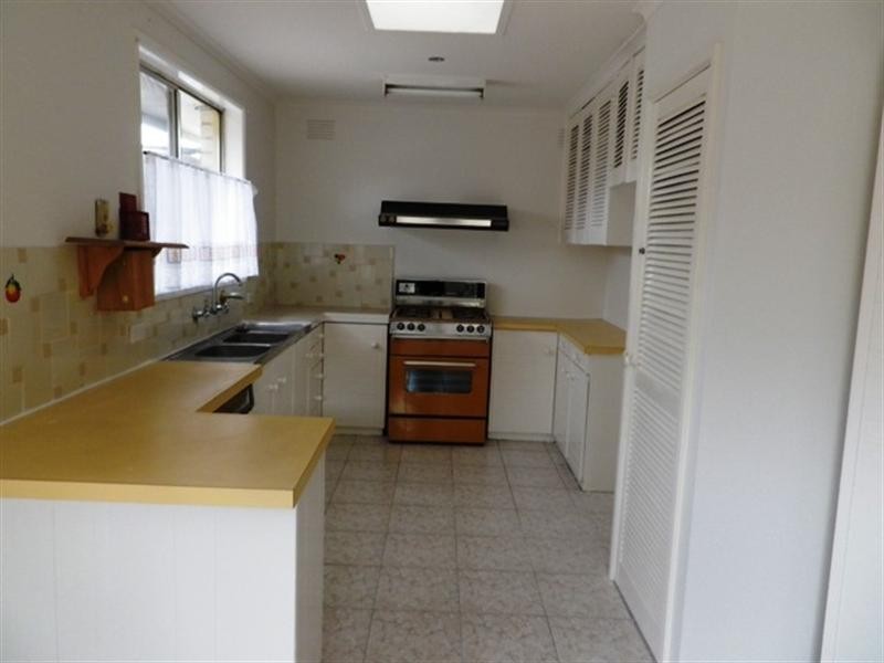 28 Paterson Road, Springvale South VIC 3172