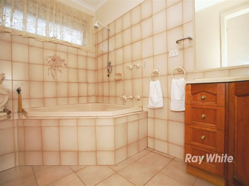 4 Orloff Close, Clayton South VIC 3169