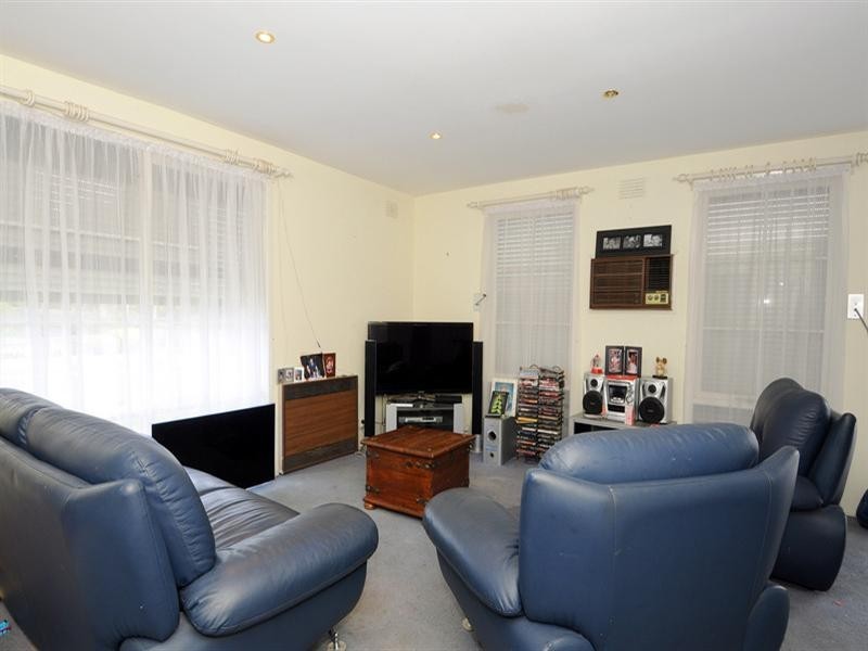 28 Beauvorno Avenue, Keysborough VIC 3173