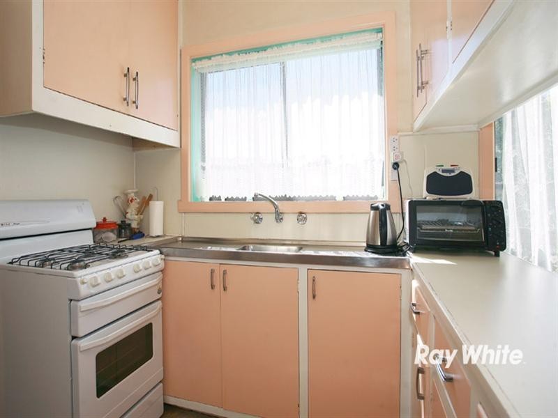 8 Val Court, Dandenong VIC 3175