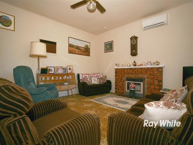 8 Val Court, Dandenong VIC 3175