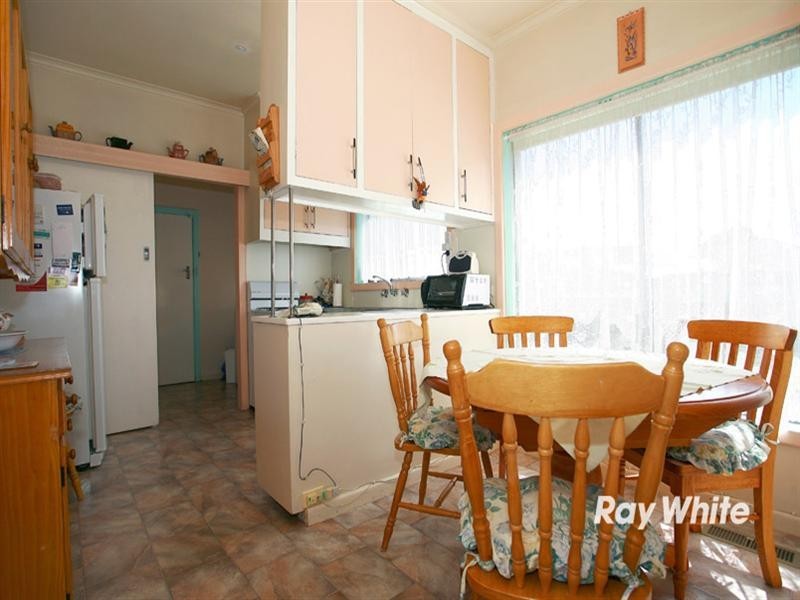 8 Val Court, Dandenong VIC 3175