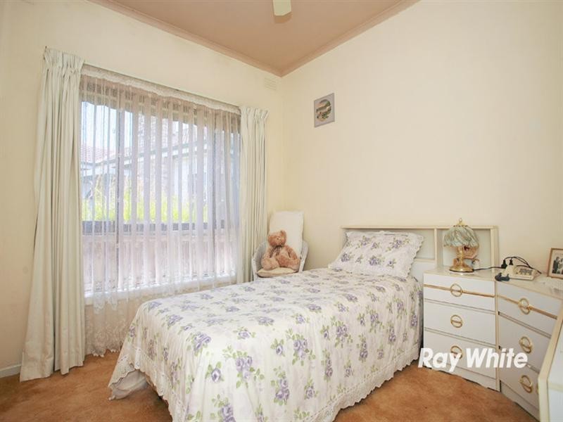 8 Val Court, Dandenong VIC 3175