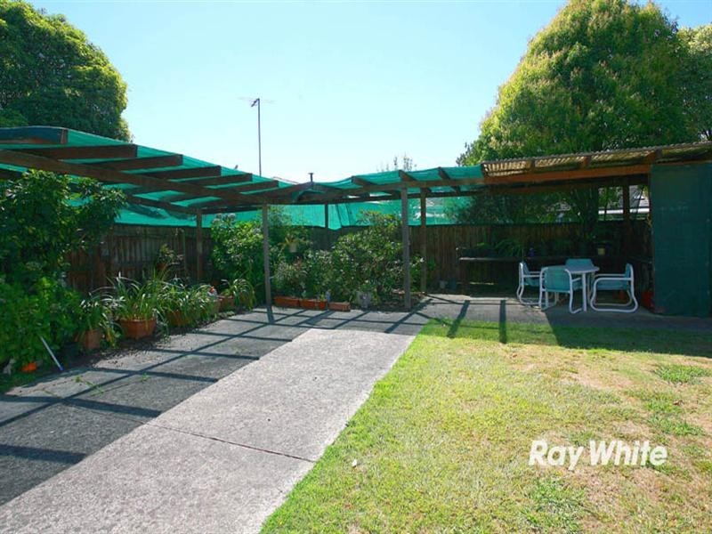 8 Val Court, Dandenong VIC 3175