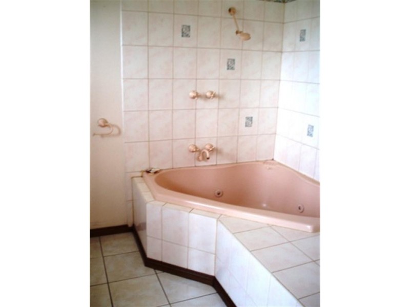 27 Chapel Road, Keysborough VIC 3173