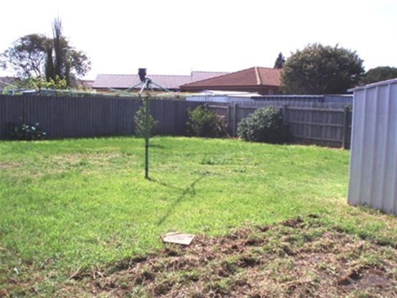 27 Chapel Road, Keysborough VIC 3173