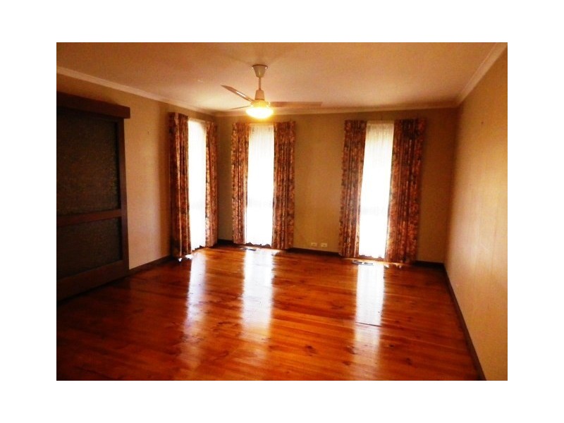 5 Wren Drive, Noble Park North VIC 3174